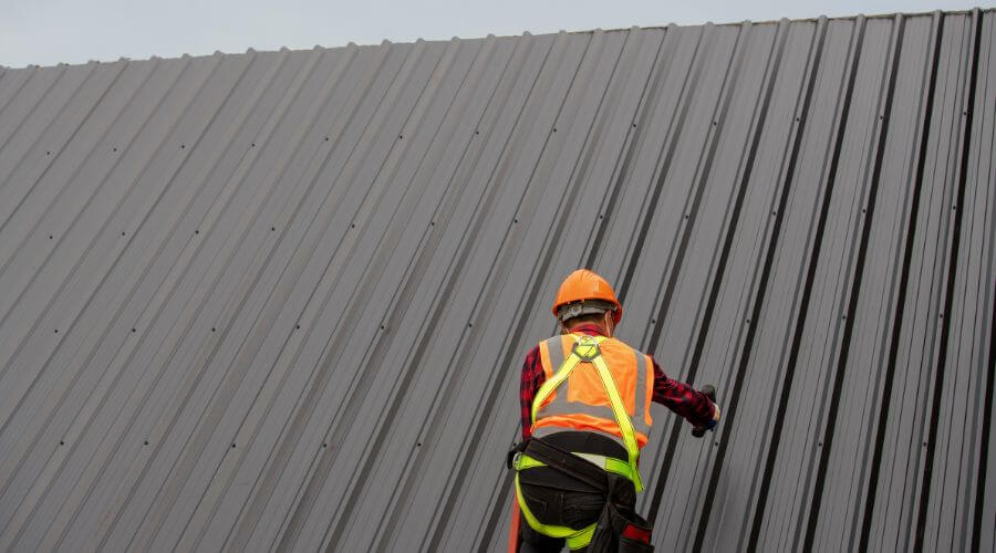Professional gutter cleaning in Herndon, VA